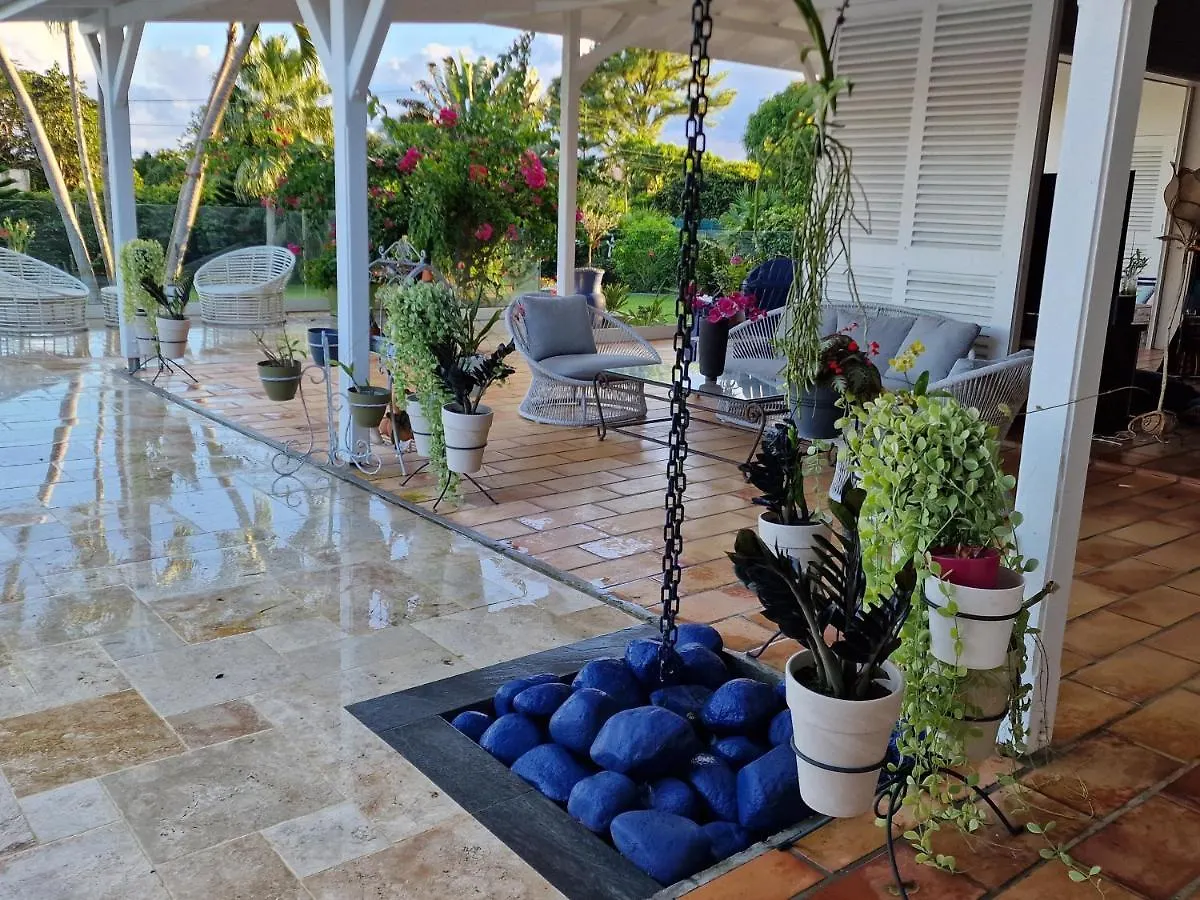 Appartements De Luxe . Propriete De Luxe Baie-Mahault Guadeloupe